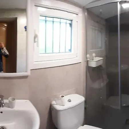 Pequeno Rural Con Un Gran Jardin. Wifi Ispáster