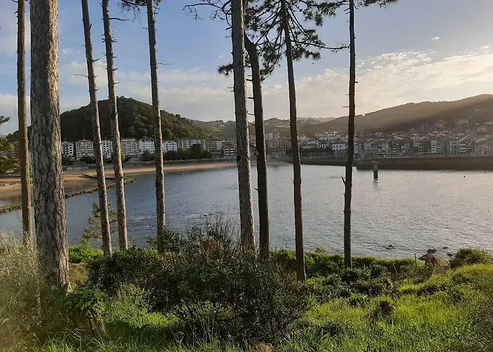 Pequeno Rural Con Un Gran Jardin. Wifi